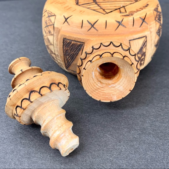 Hand Carved Primitive Wood Bottle Flask - Picture 8 of 8